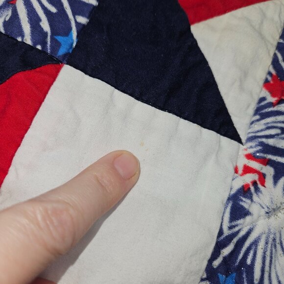 Patriotic Quilted Placemats Set Of 4 Fireworks & Stars Double-Sided Design Red/W - Picture 3 of 15